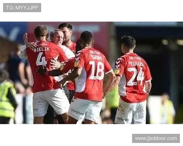 诺丁汉森林桑德兰利兹联接触马竞后卫雷尼尔多争夺战开启